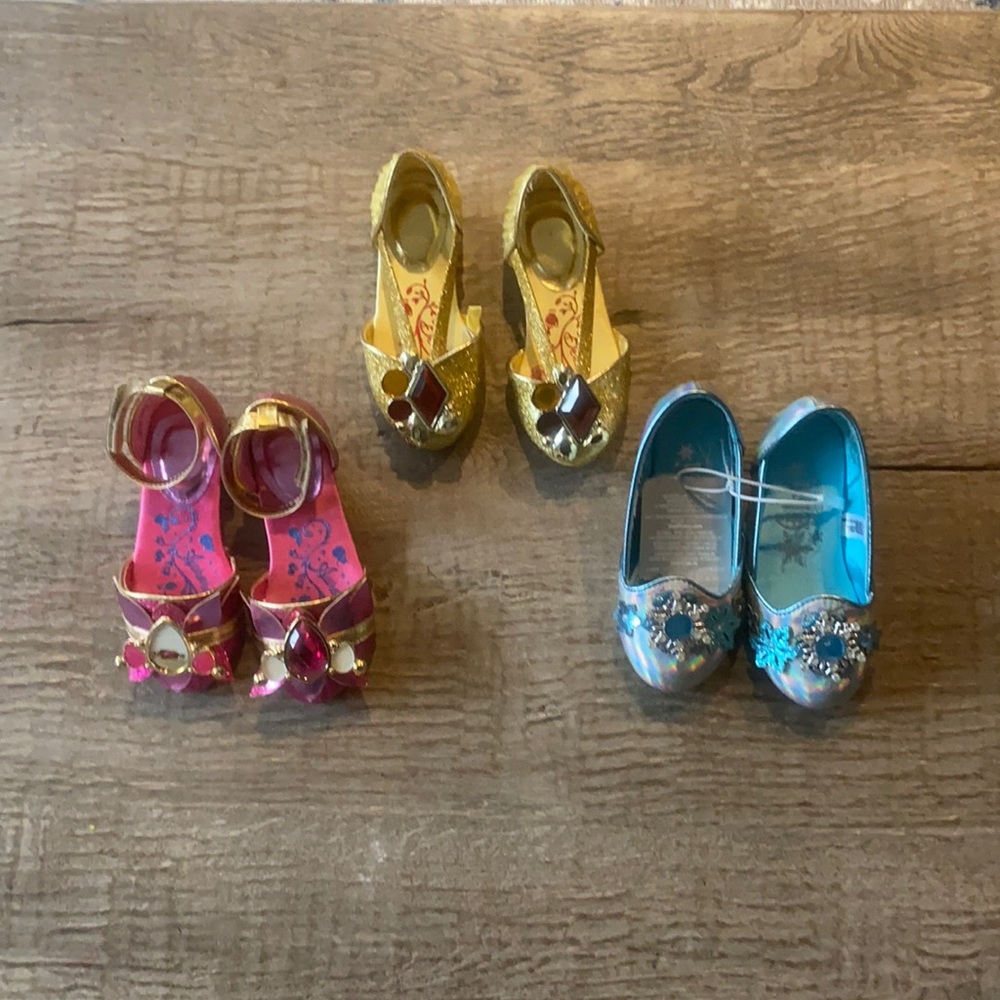 Disney princess costume shoes size 7/8 4 pairs